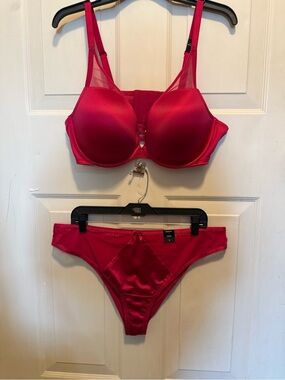 TORRID Lingerie Set size 1X/42C Push-Up Plunge Bra & Cheeky Tanga Panty